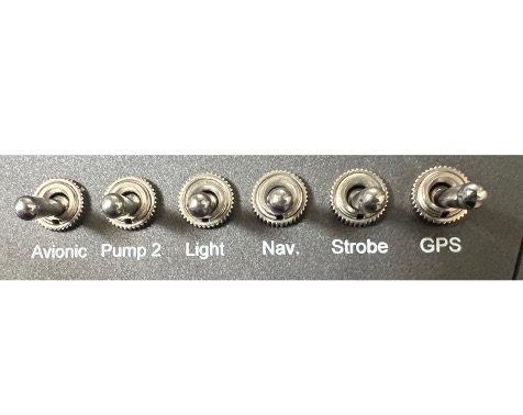 Ulm à vendre - Autres - série de six interrupteurs à bascule