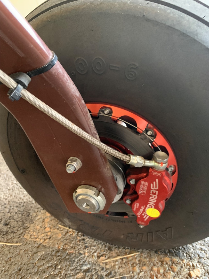 Ulm à vendre - Autres - Vends 3 pneus Airtrac 6-00x6