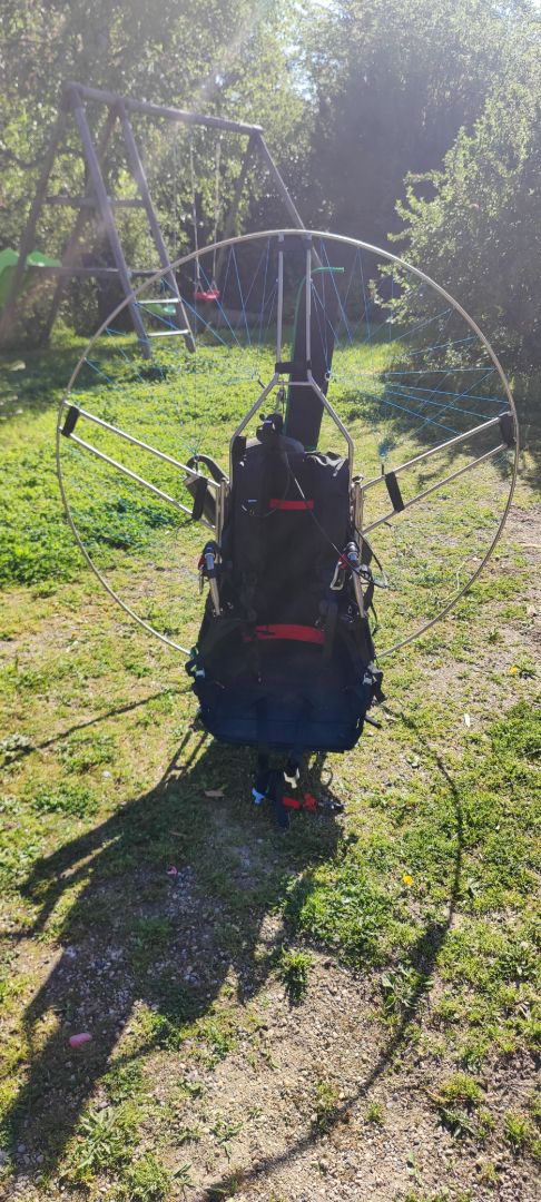 Ulm à vendre - Paramoteur - Paramoteur MACFLY Titane - Vittorazi Moster 185 Plus - 8.7h (État Neuf)
