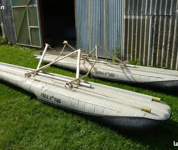 Ulm à vendre - Autres - Flotteur full Lotus