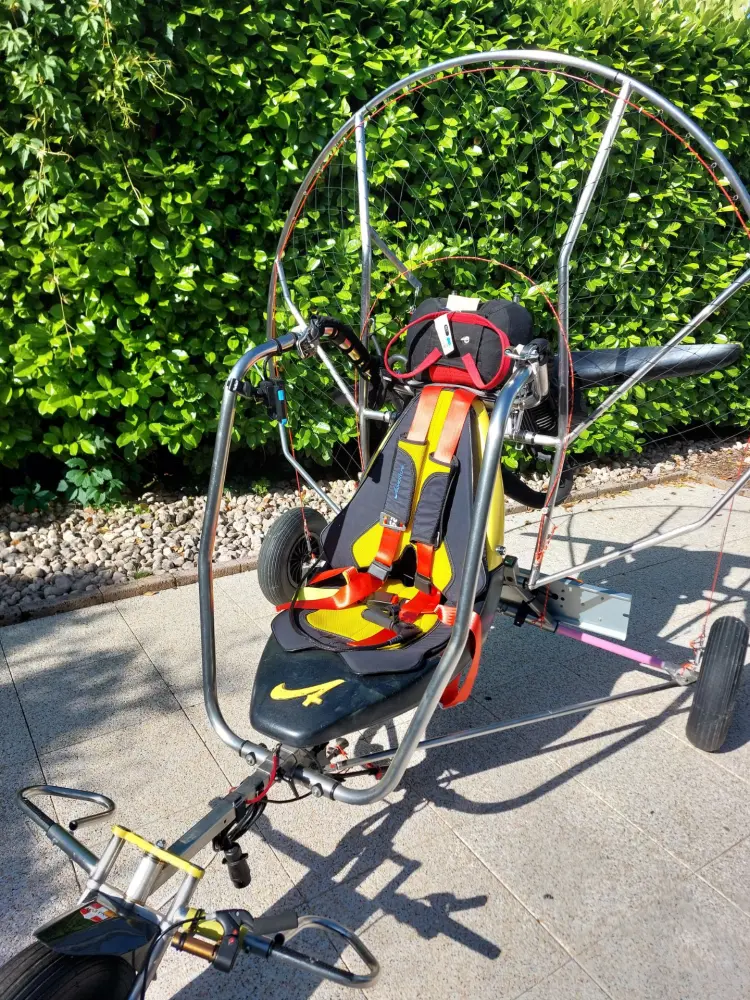 Ulm à vendre - Paramoteur - Vends  chariot  paramoteur  moteur  vittorazi moster185