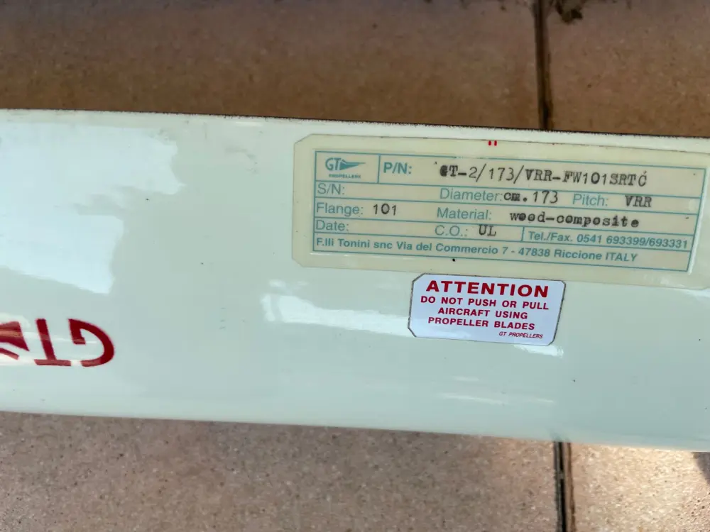 Ulm à vendre - Autres - vend Hélice GT propellers 2 pales pas fixe