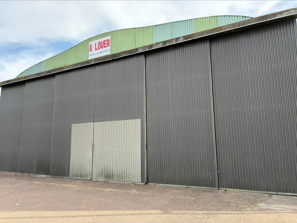 Ulm à vendre - Hangar - Location demi-hangar