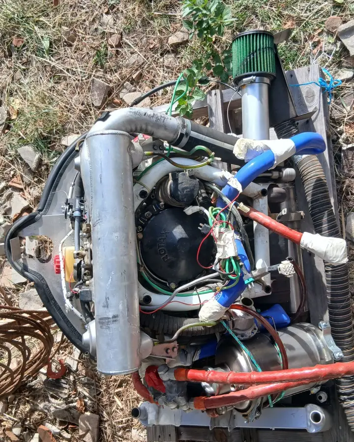 Deuxième vue de Autres à vendre – moteur Rotax 914 à Monestier-de-Clermont