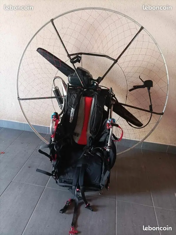 Deuxième vue de Paramoteur à vendre – Paramoteur quasi neuf à Le Pallet