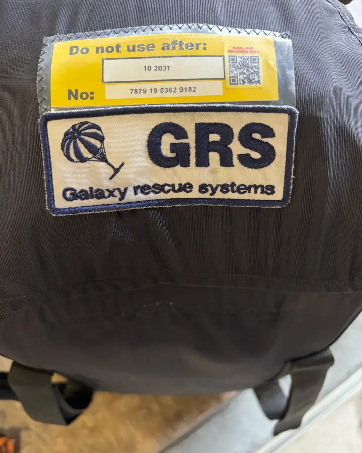 Deuxième vue de Autres à vendre – Parachute ulm GRS 6/600 SD Speedy à Barcelonnette