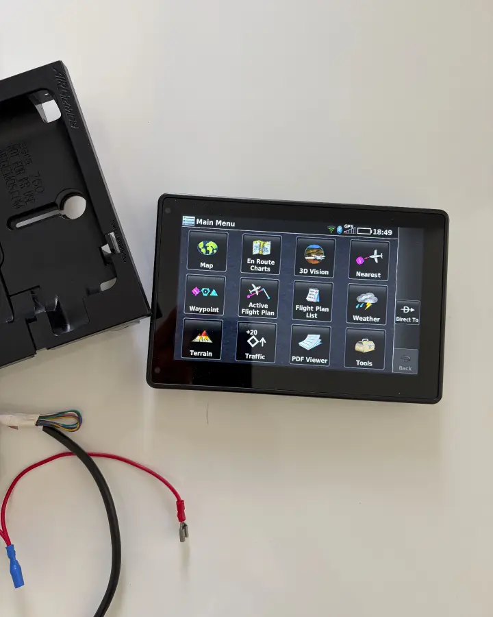 Deuxième vue de Autres à vendre – GPS GARMIN Aviation Ulm Modéle Area 760 complet à Barcelonnette