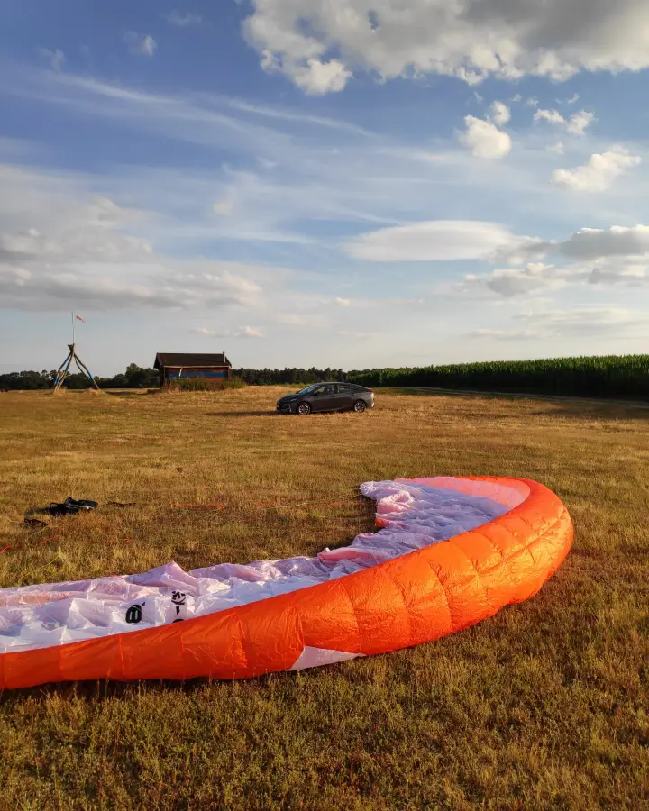 Troisième vue de Paramoteur à vendre – Pack complet Paramoteur Pluma 8.1 (châssis carbone) + Voile Flexone 28 + accessoires — 2h de vol — Quasi neuf à Haguenau