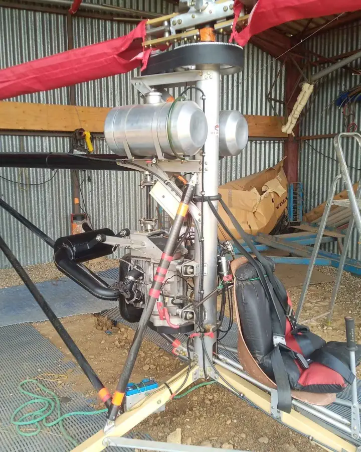 Troisième vue de Helicoptere à vendre – Hélicoptère c6.ulm à Limoux