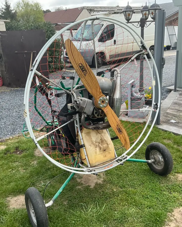 Deuxième vue de Paramoteur à vendre – Paramoteur plus chariot à ' Villerot