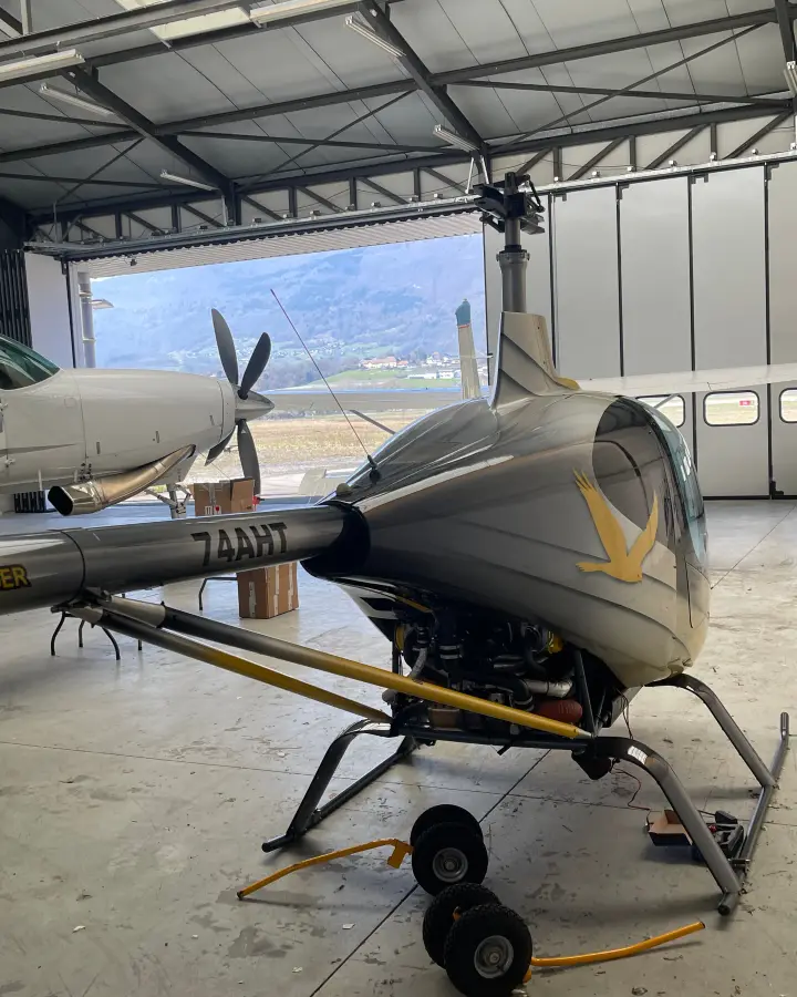 Deuxième vue de Helicoptere à vendre – ranabot 300 h avec pales DUC à Corlier