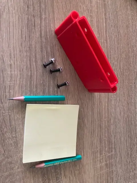 Troisième vue de Autres à vendre – support post-it à visser pour avion ou ULM à Rion-des-Landes