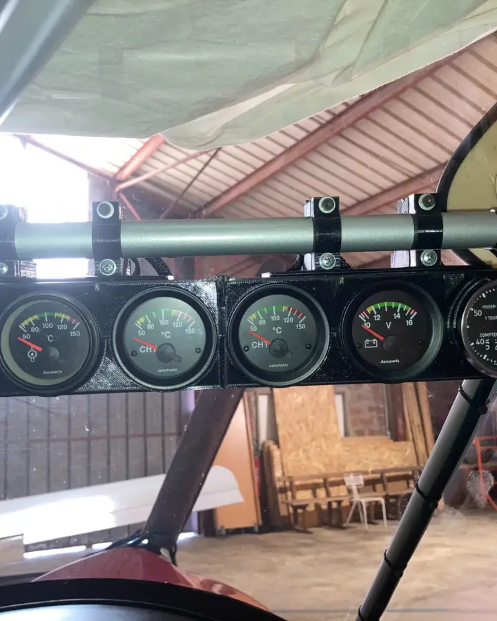 Troisième vue de Autres à vendre – Support de 3 manomètres 52MM pour arceau ULM /AVION à Rion-des-Landes