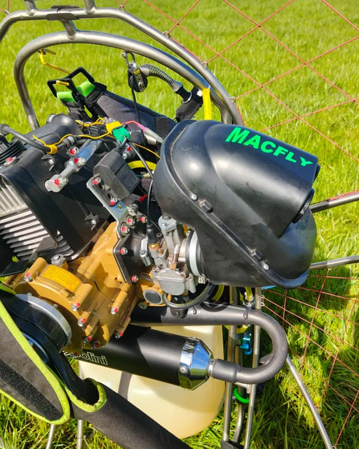 Deuxième vue de Paramoteur à vendre – Moteur paramoteur Polini THOR 200HF à Saint-Jean-d'Angély