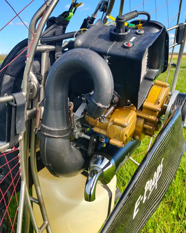 Troisième vue de Paramoteur à vendre – Moteur paramoteur Polini THOR 200HF à Saint-Jean-d'Angély