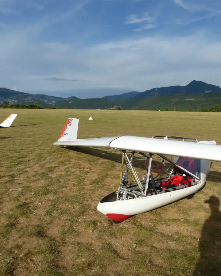 Troisième vue de Multiaxe à vendre – ULM Aeriane Swift light DEE à Beaune la Rolande