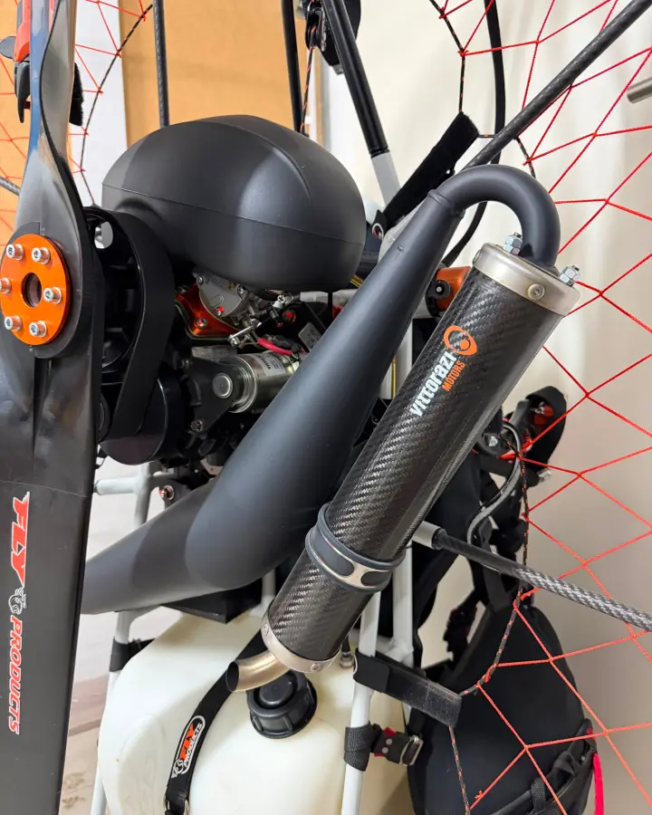 Troisième vue de Paramoteur à vendre – À vendre – Paramoteur Monster 185 Plus MY19 Vittorazi à Apach