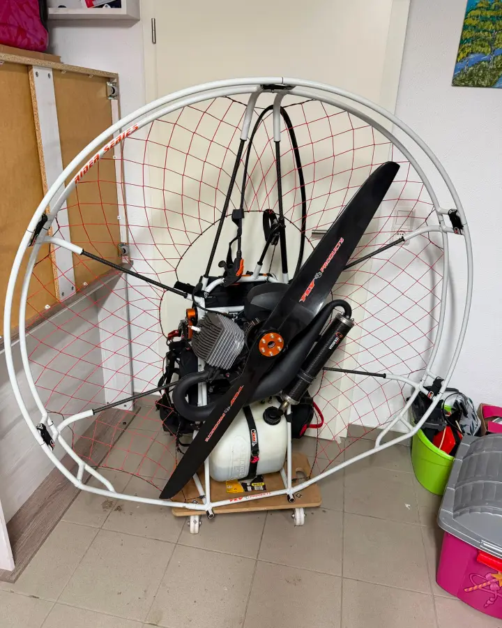 Deuxième vue de Paramoteur à vendre – À vendre – Paramoteur Monster 185 Plus MY19 Vittorazi à Apach