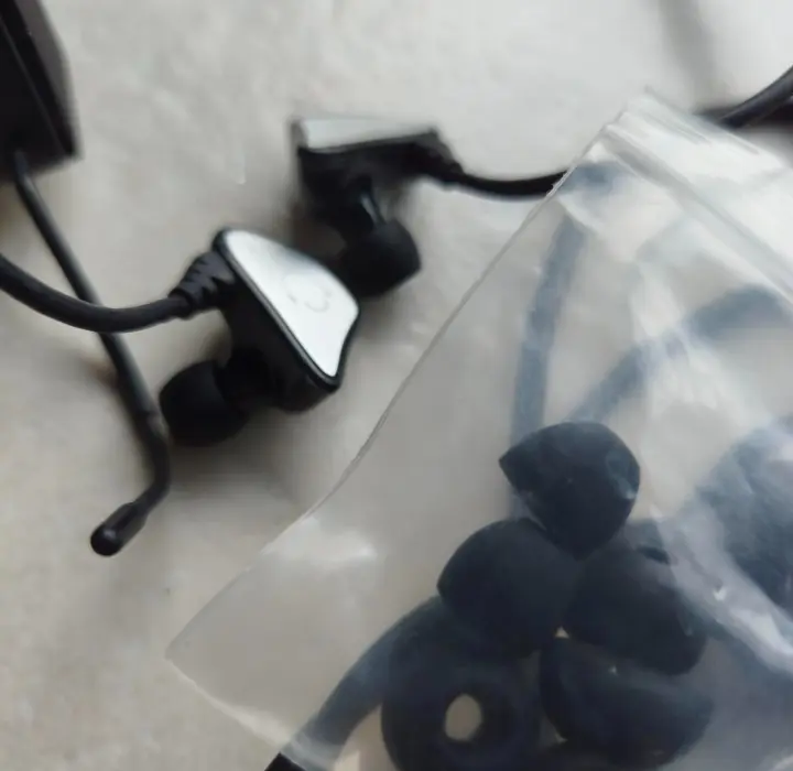Deuxième vue de Autres à vendre – Casque Intra-auriculaire à Avoine