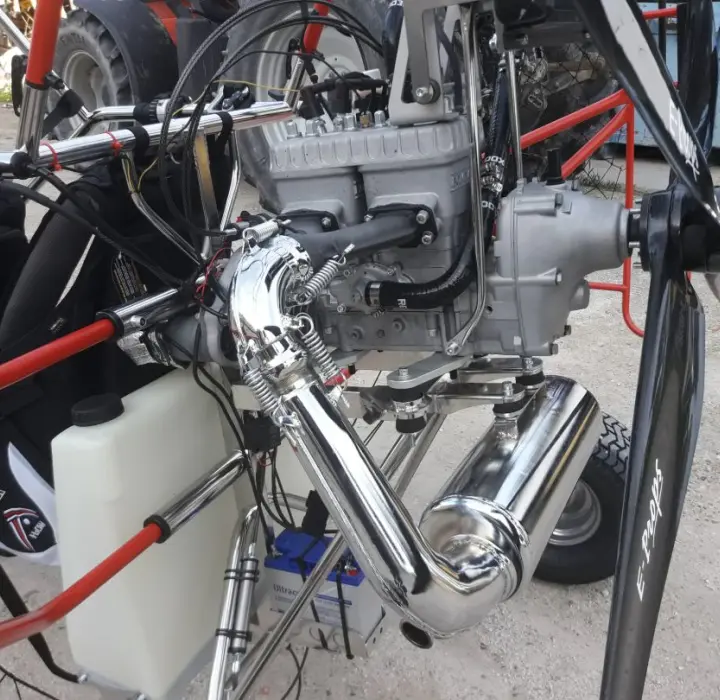 Troisième vue de Paramoteur à vendre – Chariot Paramoteur HSCOM Rotax 582 démarreur électrique à ARLES