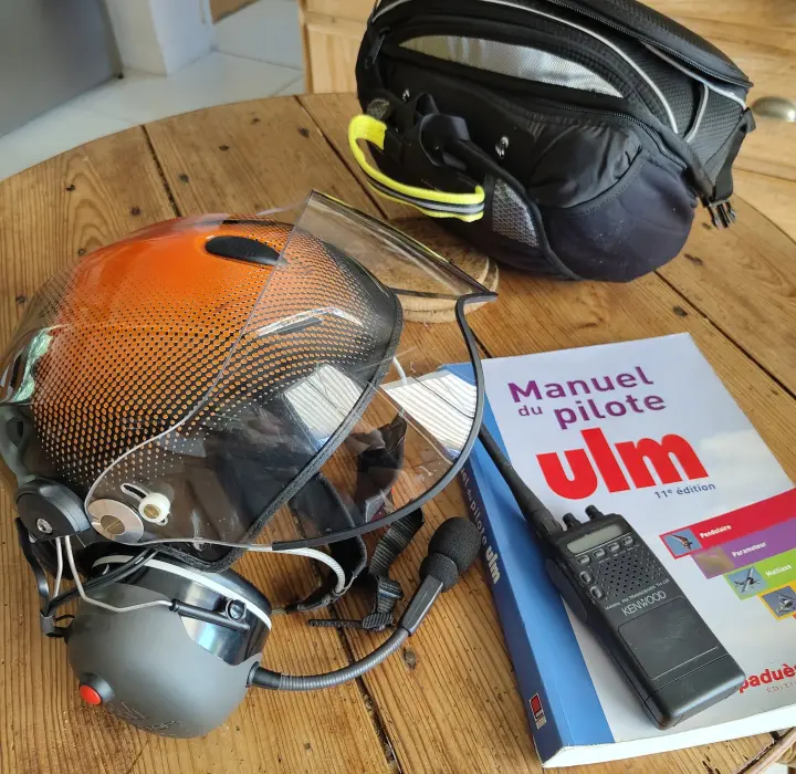 Troisième vue de Paramoteur à vendre – Paramoteur Kangook Vittorazi Moster 185 Plus (Dual Start Electrique) - Ozone Roadster3 - Parachute Secour Maday- Casque Icaro à Auradou