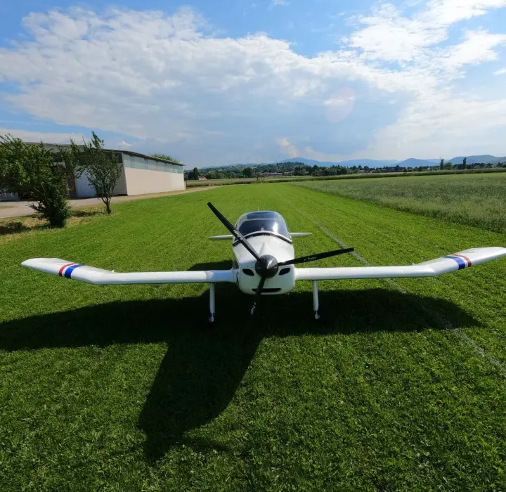 Deuxième vue de Multiaxe à vendre – Jodel D18 à LIKF