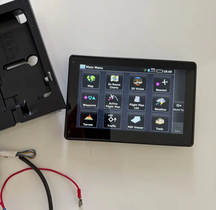 Deuxième vue de Autres à vendre – GPS GARMIN Aviation Ulm Modéle Area 760 complet à Barcelonnette