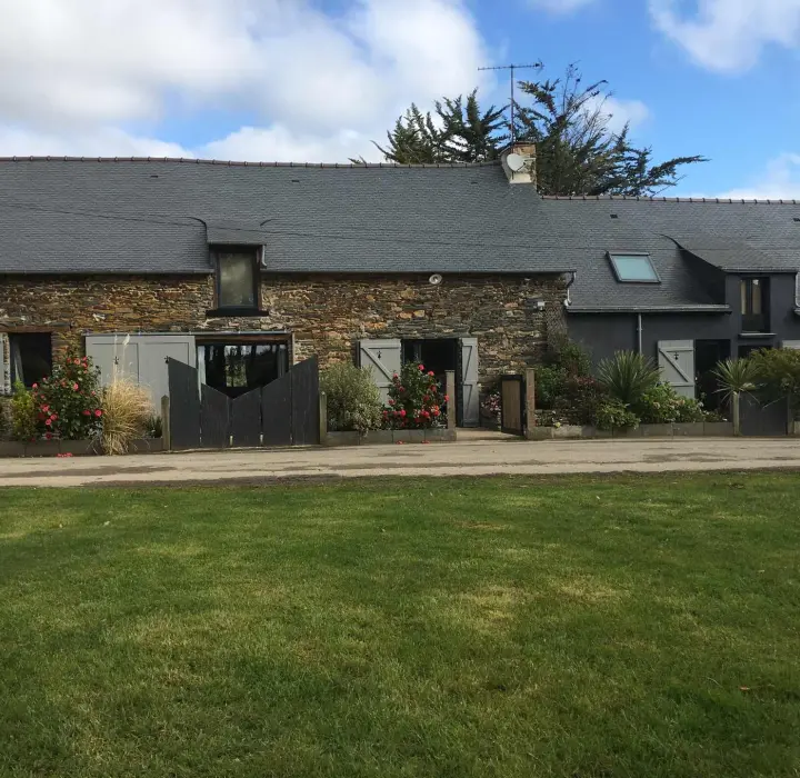 Deuxième vue de Hangar à vendre – maison +PISTE ULM à Malestroit