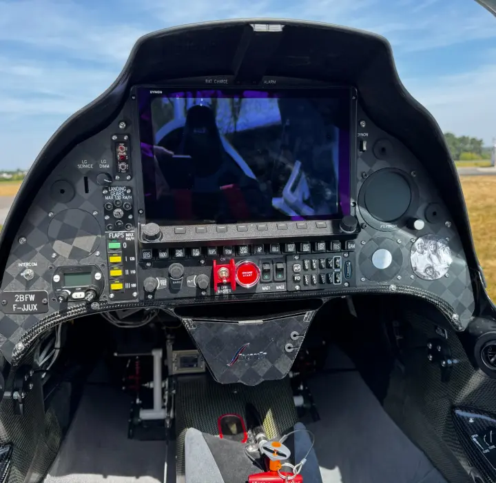 Deuxième vue de Multiaxe à vendre – SHARK AERO à GRAY
