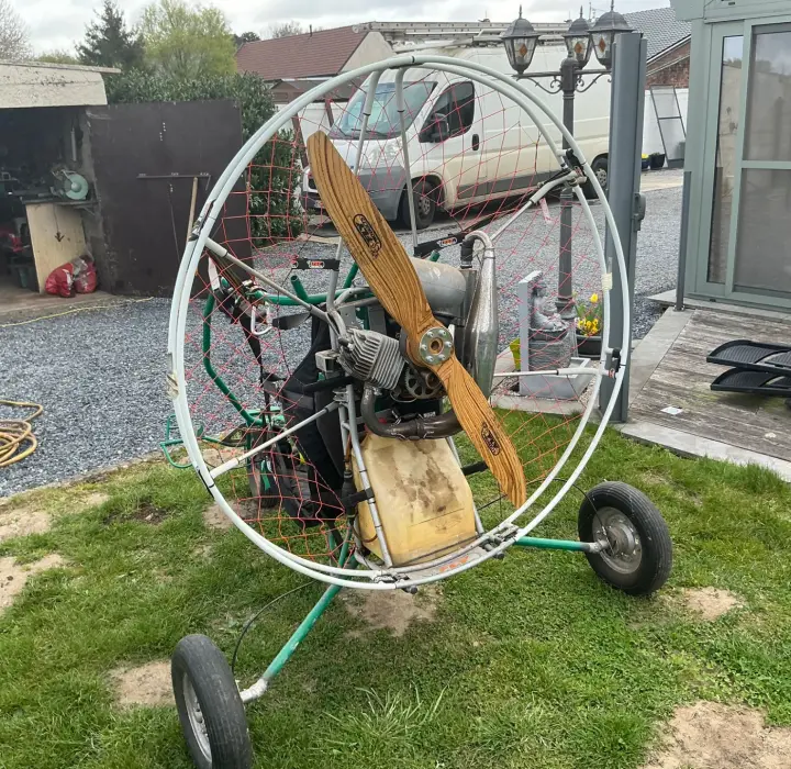 Deuxième vue de Paramoteur à vendre – Paramoteur plus chariot à ' Villerot