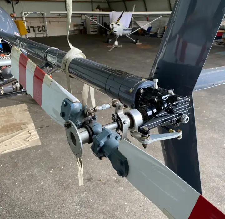 Deuxième vue de Helicoptere à vendre – Cicaré 110 heures à Château Thierry