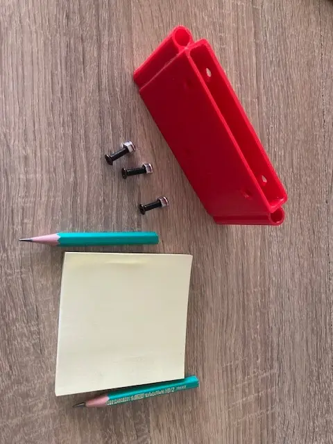 Troisième vue de Autres à vendre – support post-it à visser pour avion ou ULM à Rion-des-Landes