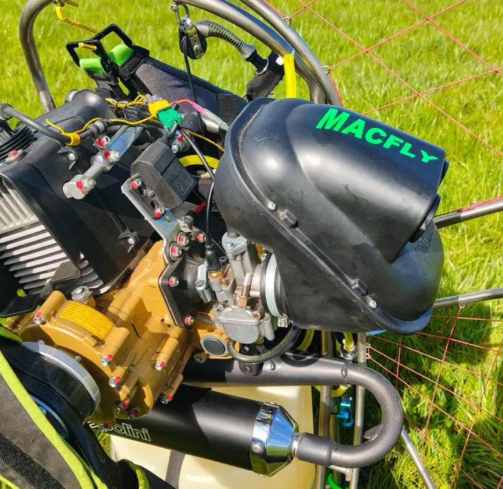 Deuxième vue de Paramoteur à vendre – Moteur paramoteur Polini THOR 200HF à Saint-Jean-d'Angély