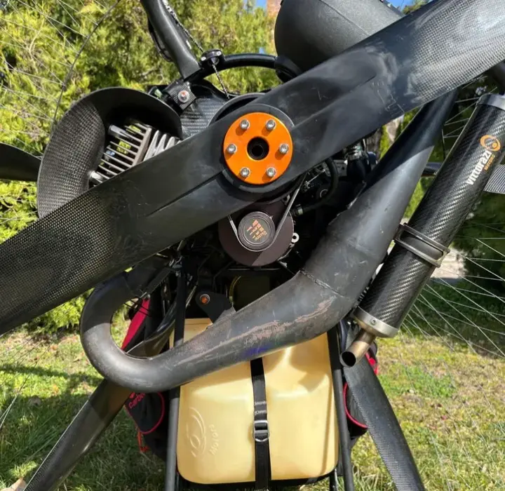 Troisième vue de Paramoteur à vendre – SCOUT Carbone 122 heures - Garantie Fabricant à Konárno