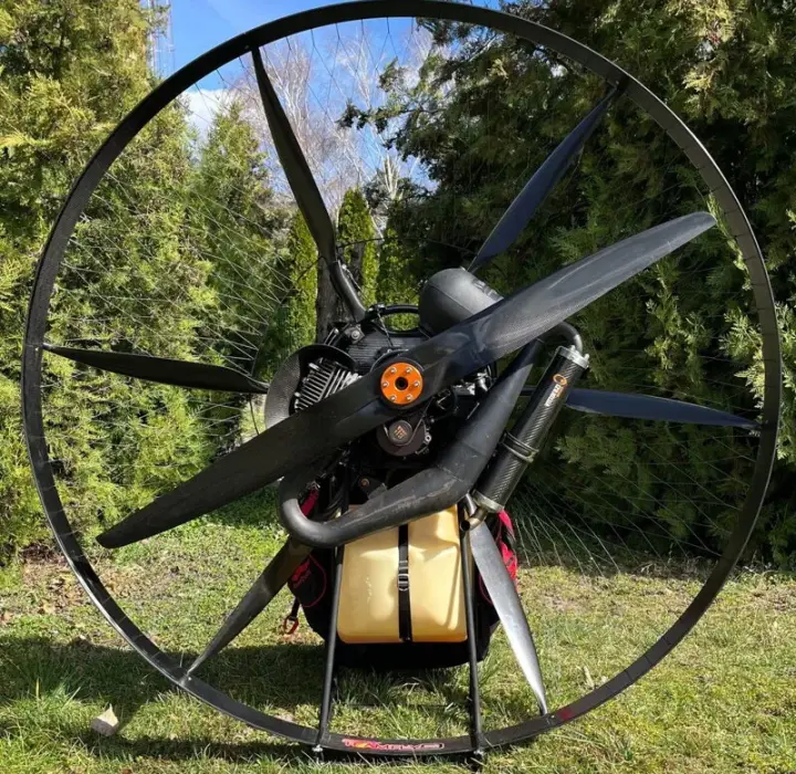 Deuxième vue de Paramoteur à vendre – SCOUT Carbone 122 heures - Garantie Fabricant à Konárno