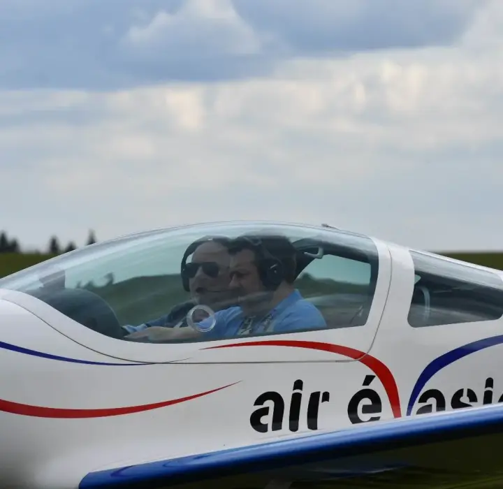 Troisième vue de Multiaxe à vendre – VL3 nr 211 JMB Aviation à EBSH