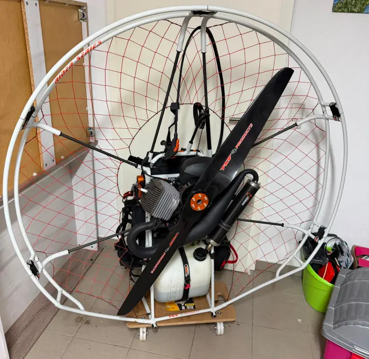 Deuxième vue de Paramoteur à vendre – À vendre – Paramoteur Monster 185 Plus MY19 Vittorazi à Apach