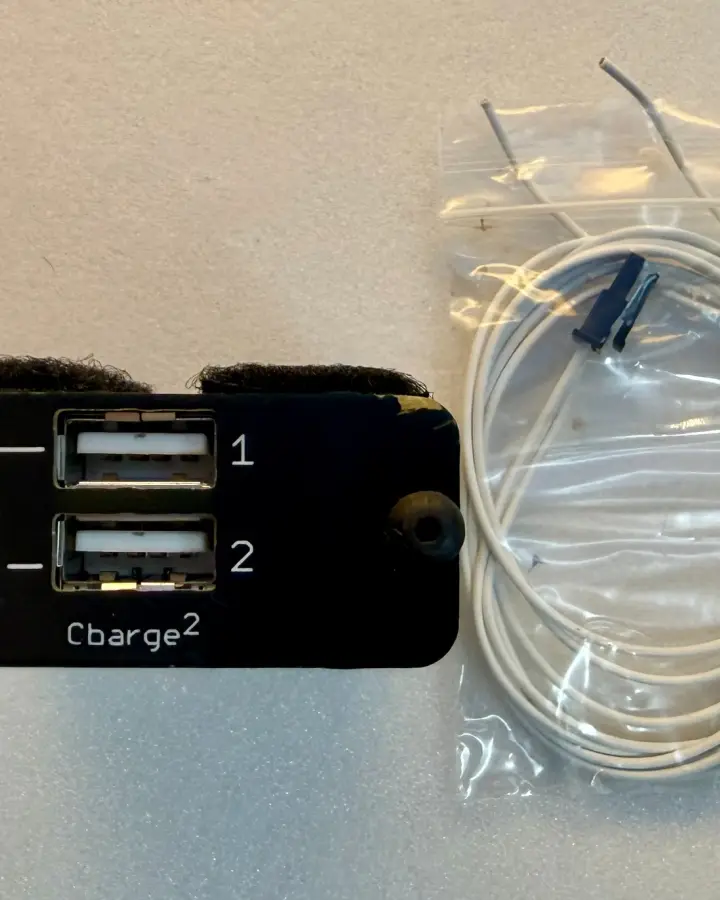 Deuxième vue de Autres à vendre – Chargeur USB aviation à Valenciennes