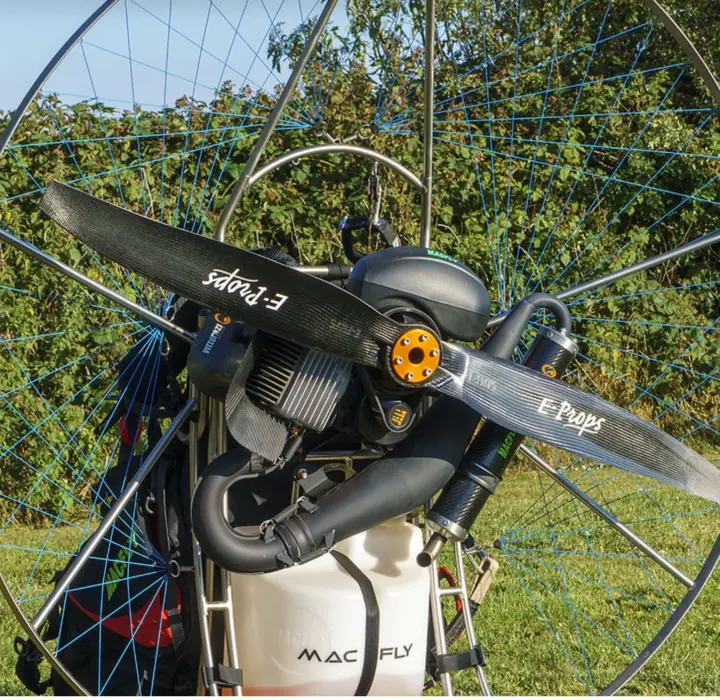 Deuxième vue de Paramoteur à vendre – PARAMOTEUR MACFLY 185 - DUAL STARTER ELEC- NEUF ! à Annecy